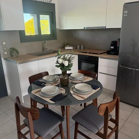 Trifhouse - Village And Sea Escape 펜션 *