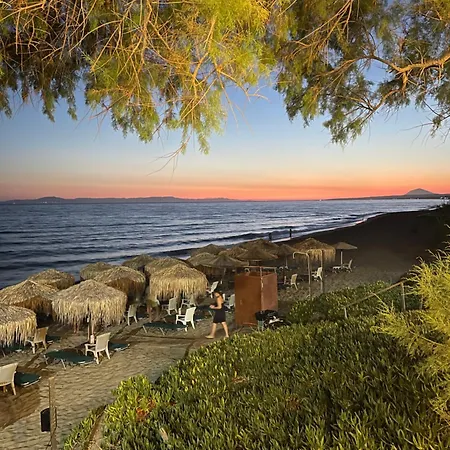 Trifhouse - Village And Sea Escape *