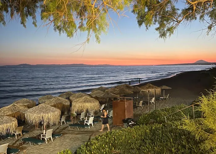 Trifhouse - Village And Sea Escape *